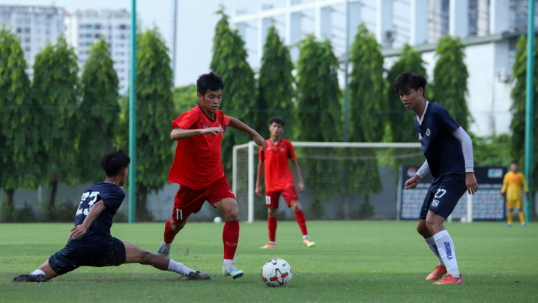 U16 Việt Nam thất bại trước đội trẻ của CLB Hà Nội - Ảnh 1