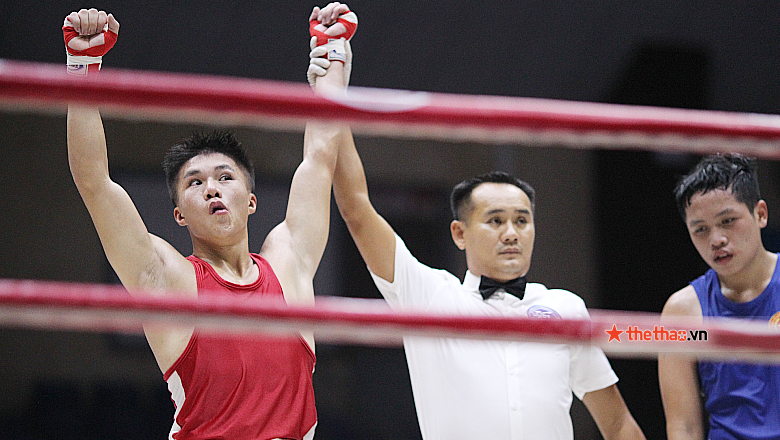 HLV Hà Nội nam ném chai nước vào trọng tài ở giải Boxing trẻ toàn quốc - Ảnh 1