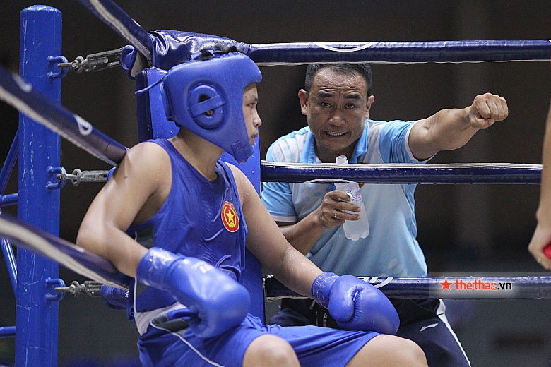 HLV Hà Nội nam ném chai nước vào trọng tài ở giải Boxing trẻ toàn quốc - Ảnh 6