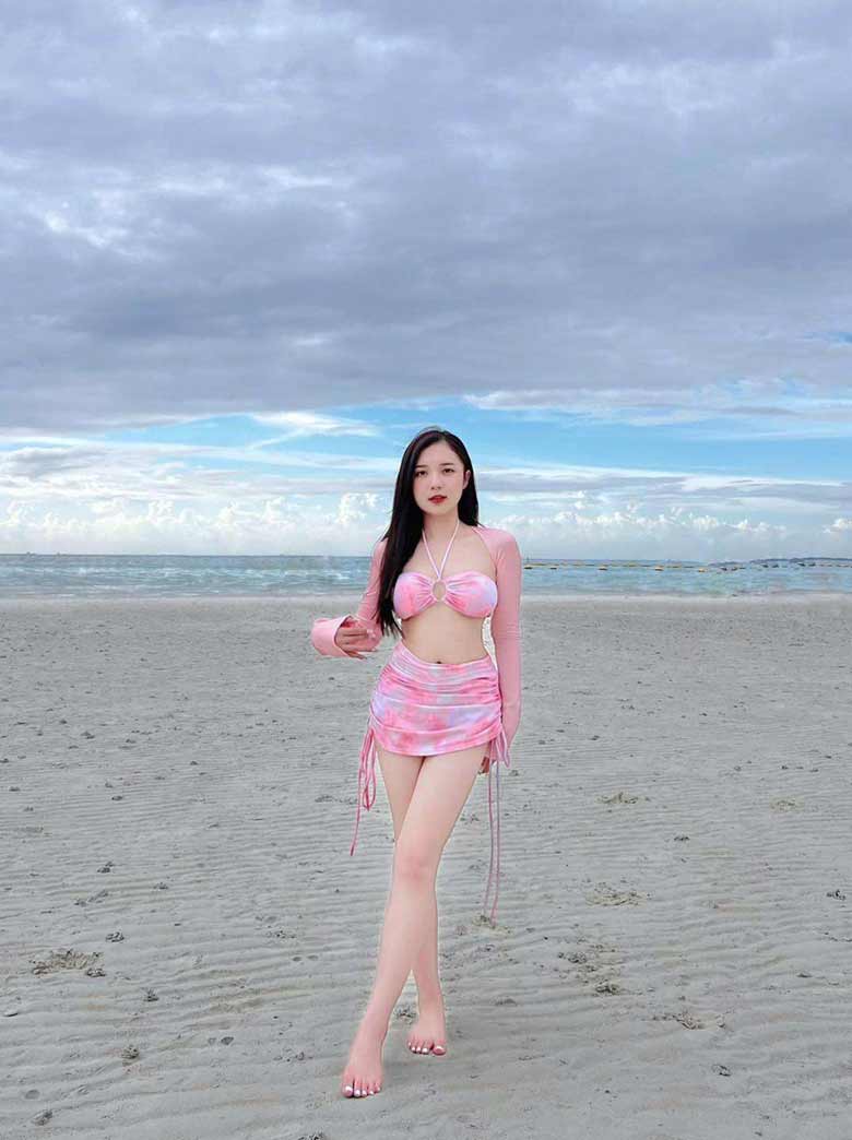 Nữ thần làng Esports Phương Thảo diện bikini thả dáng nuột nà tại biển trời Thái Lan - Ảnh 3