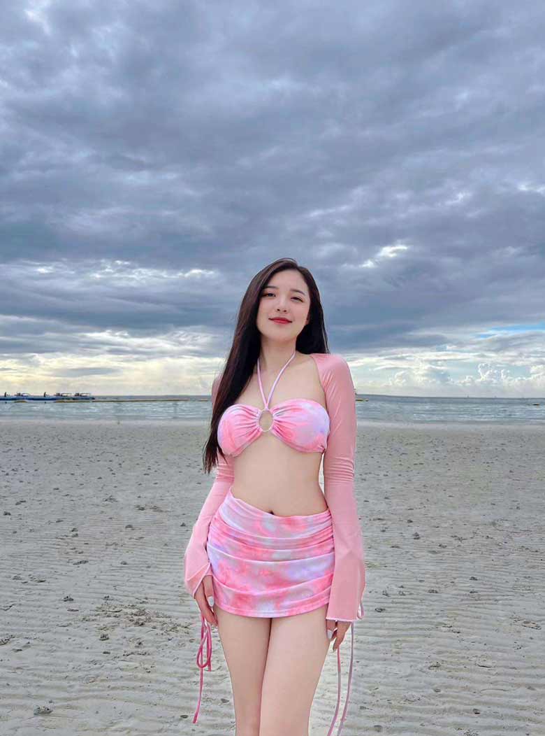 Nữ thần làng Esports Phương Thảo diện bikini thả dáng nuột nà tại biển trời Thái Lan - Ảnh 4