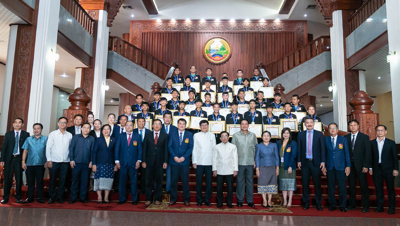 U19 Lào được thủ tướng trao tặng huân chương lao động sau chiến tích lịch sử - Ảnh 1