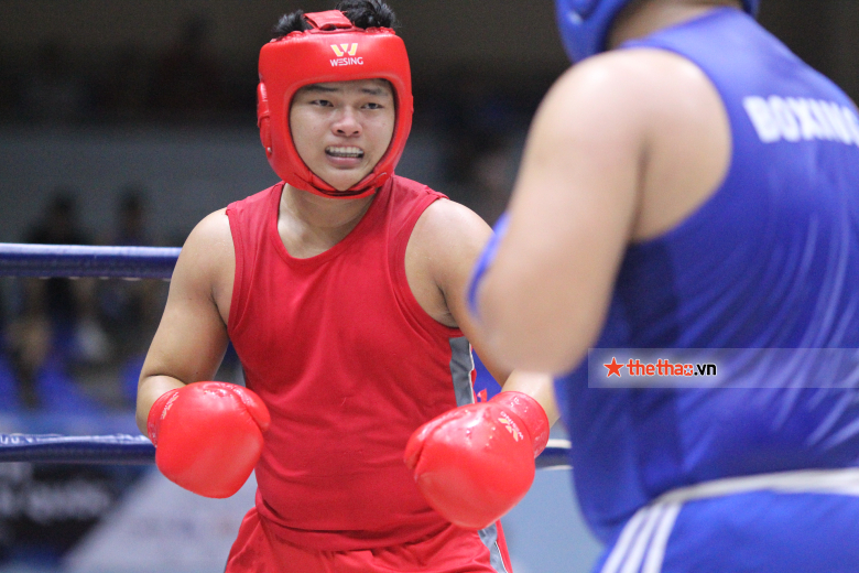 Nguyễn Văn Đương đùa tếu võ sĩ đấu hạng cân siêu nặng ở giải Boxing trẻ toàn quốc - Ảnh 3