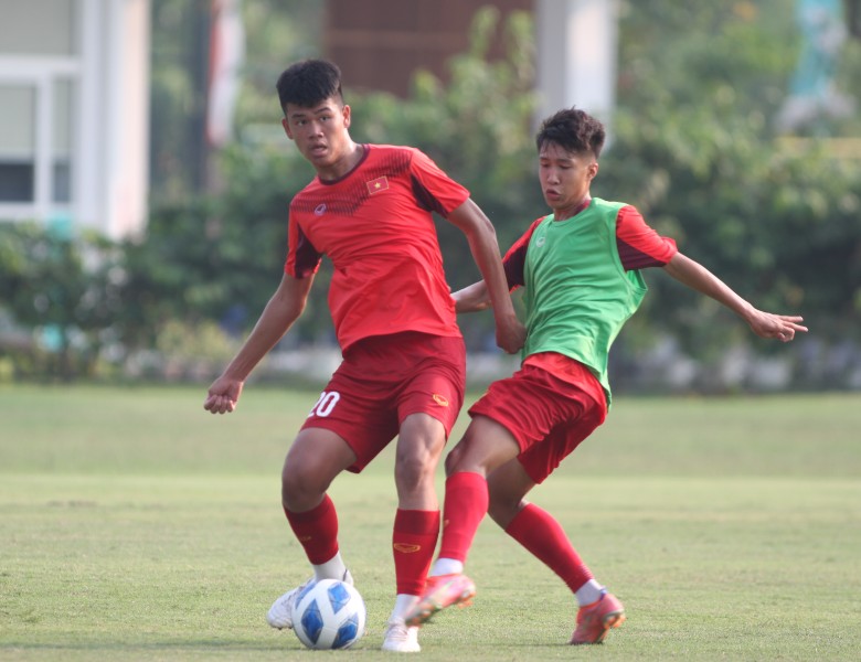 U16 Việt Nam tập chiến thuật rèn đấu U16 Philippines - Ảnh 15