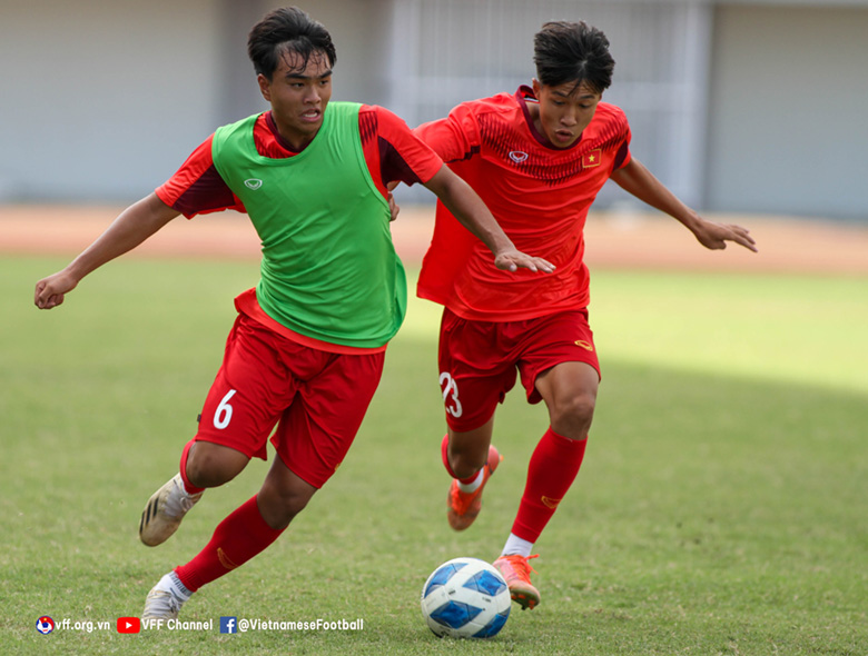 U16 Việt Nam luyện đá đối kháng trước trận bán kết với Thái Lan - Ảnh 1