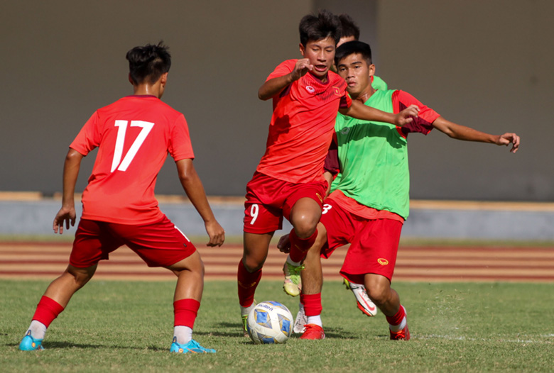 U16 Việt Nam luyện đá đối kháng trước trận bán kết với Thái Lan - Ảnh 2