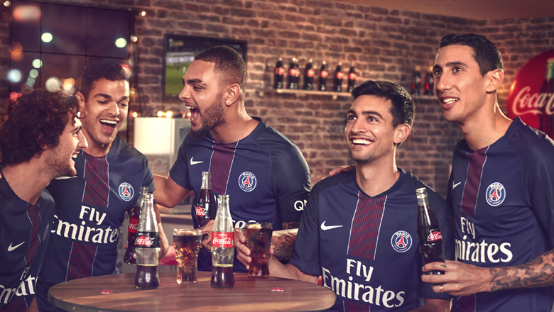 PSG cấm cầu thủ uống Coca-Cola và trà đá trong bữa ăn - Ảnh 2