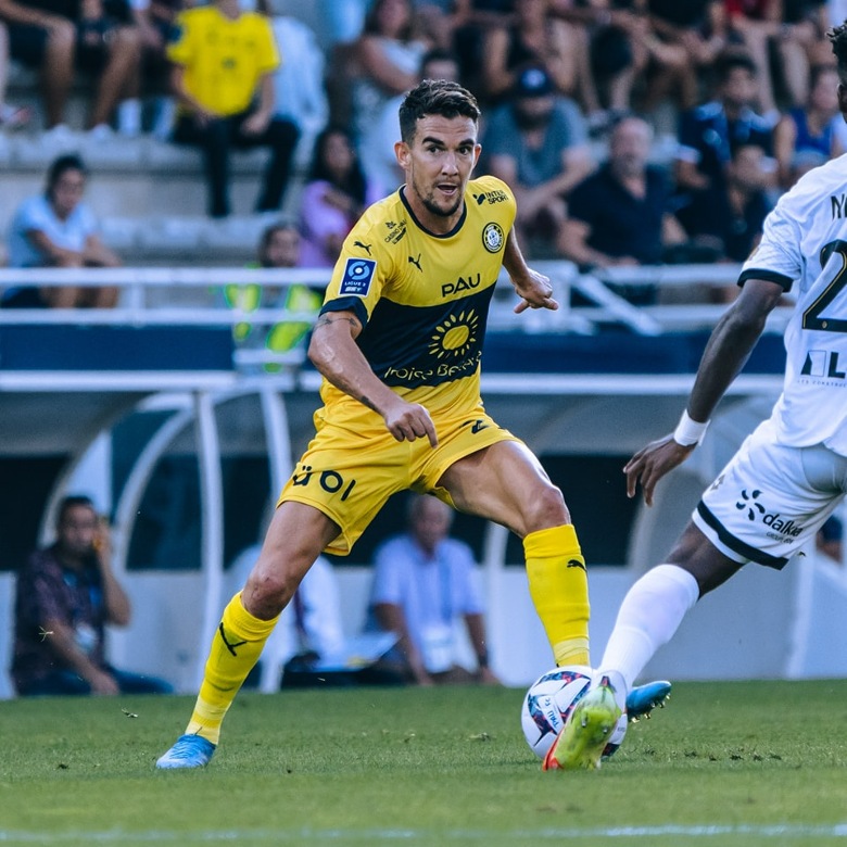 Đội hình ra sân Pau FC vs Sochaux: Quang Hải dự bị - Ảnh 1