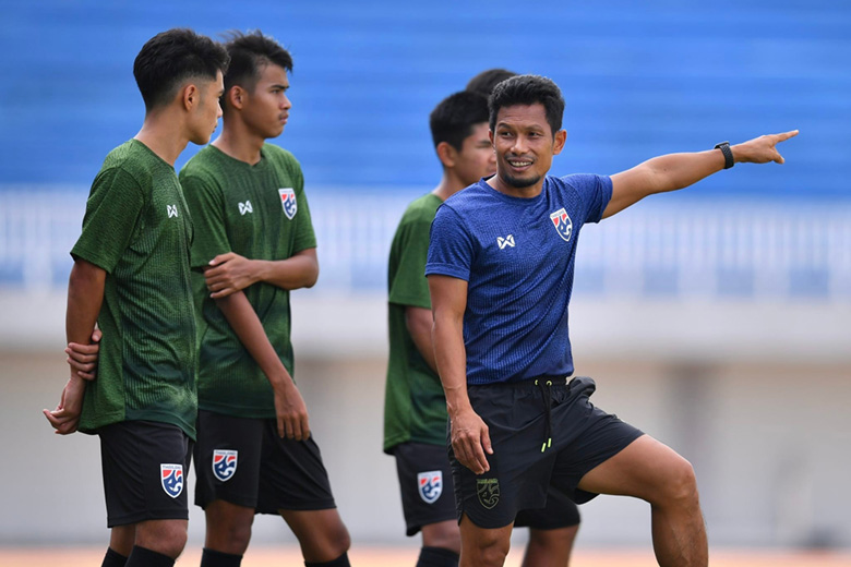 LĐBĐ Thái Lan họp khẩn sau vụ cầu thủ đội U19 hút thuốc lá - Ảnh 2