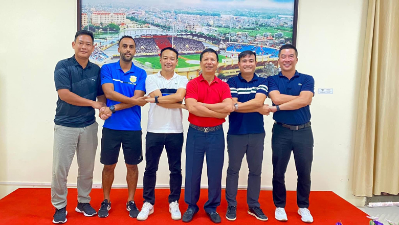 CLB Nam Định thay toàn bộ ban huấn luyện trước thềm lượt về V.League 2022 - Ảnh 1