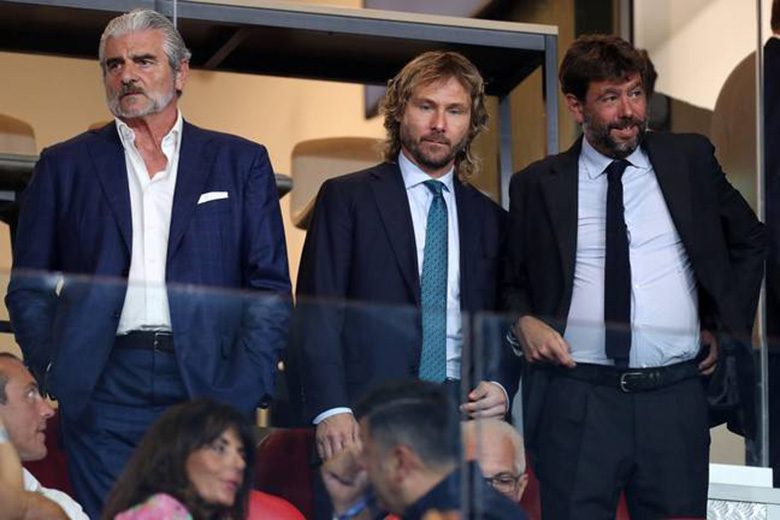 Phó chủ tịch Juventus lộ clip thác loạn với 3 cô gái ăn mặc hở hang - Ảnh 2