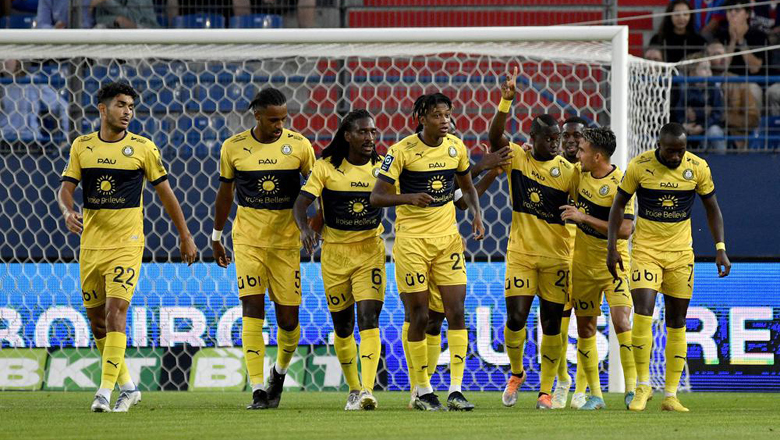HLV Pau FC: Chúng tôi đang tiến bộ và đủ khả năng trụ lại Ligue 2 - Ảnh 2