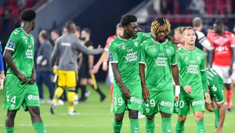 Saint-Etienne khủng hoảng lực lượng trước trận gặp Pau FC ở vòng 7 Ligue 2 - Ảnh 1
