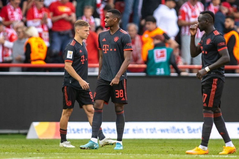 Bayern Munich hòa 2 trận liên tiếp ở Bundesliga: Hùm xám sớm lộ nhược điểm - Ảnh 1