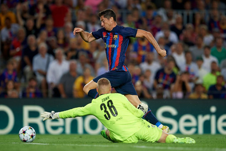Kết quả Barcelona vs Viktoria Plzen: Lewandowski hat-trick, Nou Camp mở hội - Ảnh 3