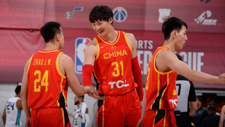 Sau bóng đá, bóng rổ Trung Quốc cũng bắt đầu nhập tịch ngôi sao - Ảnh 2