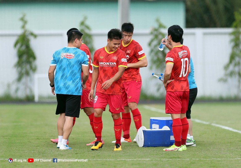 uang Hải bắt nhịp nhanh, Văn Khang được HLV Park quan tâm đặc biệt trước trận Việt Nam vs Singapore - Ảnh 2