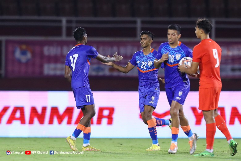 HLV ĐT Singapore đặt mục tiêu vượt qua vòng bảng AFF Cup 2022 - Ảnh 2