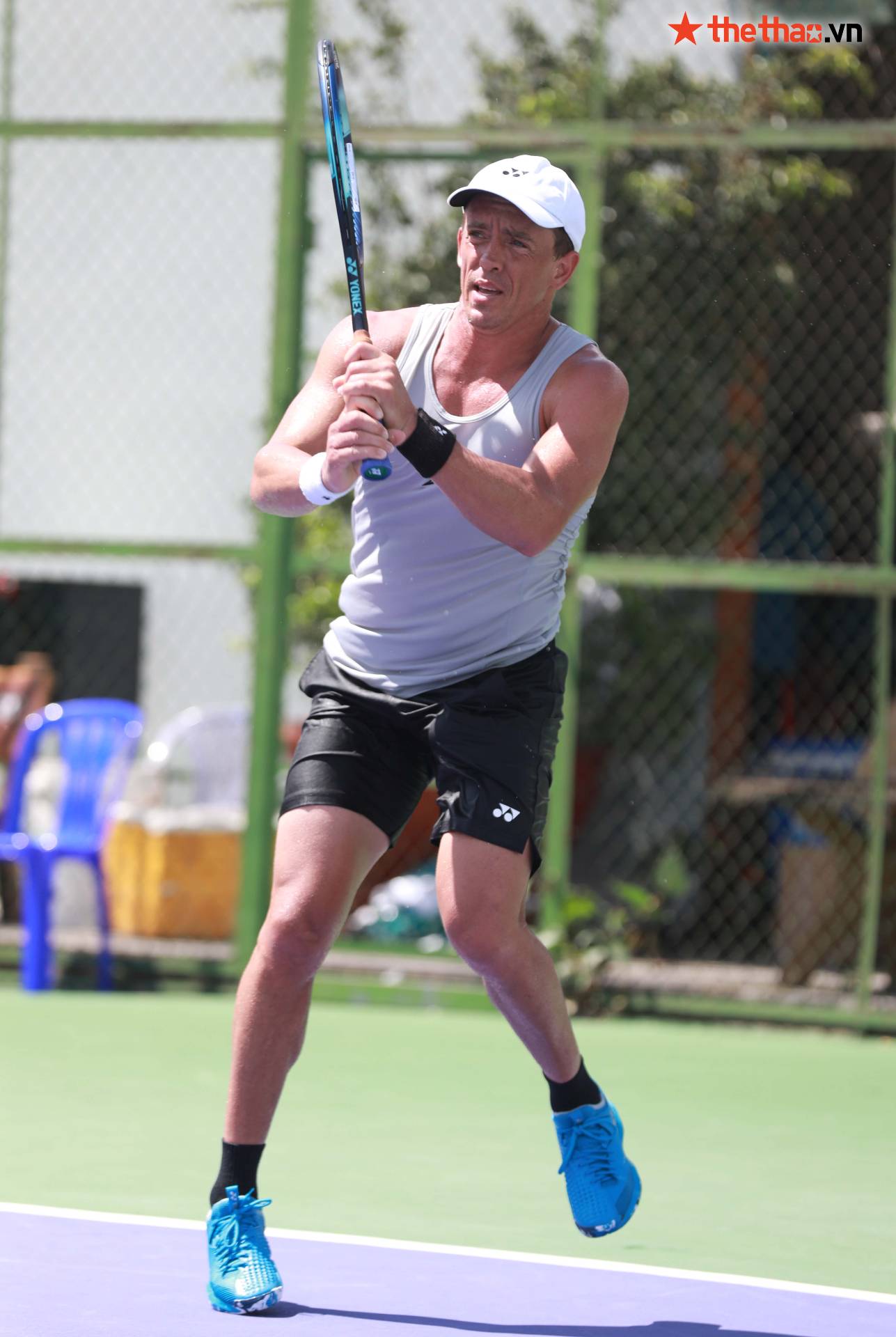 M25 Tây Ninh: Tay vợt New Zealand tập giữa trưa nắng, khoe cơ bắp cuồn cuộn ở tuổi 35 - Ảnh 6