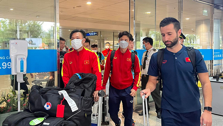 ĐT Việt Nam về nước sau hành trình tại VCK futsal châu Á 2022 - Ảnh 1