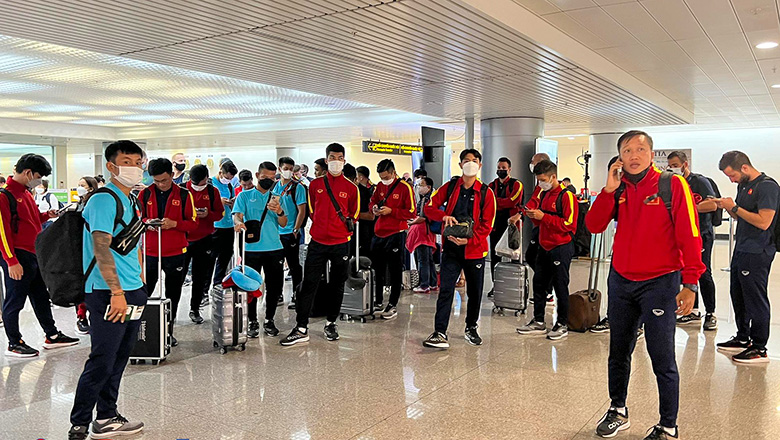 ĐT Việt Nam về nước sau hành trình tại VCK futsal châu Á 2022 - Ảnh 2