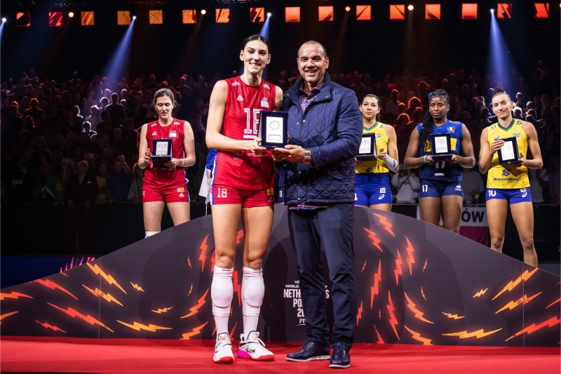 Boskovic lần thứ hai giật giải MVP, Egonu ngậm ngùi tay trắng - Ảnh 1