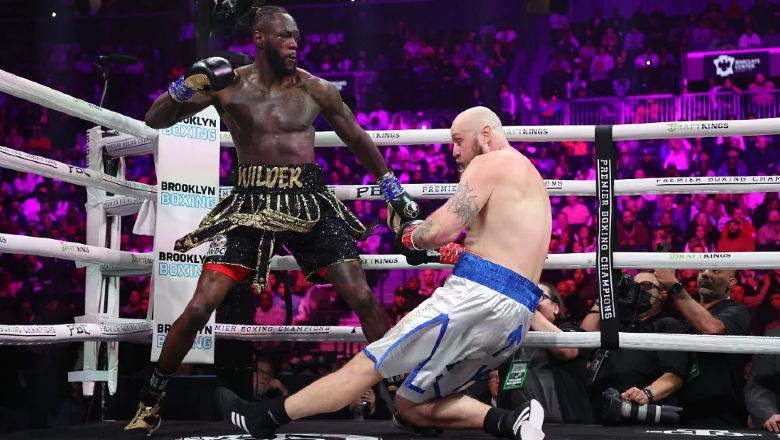 Deontay Wilder bật khóc vì sợ mình đấm nứt sọ Robert Helenius - Ảnh 1