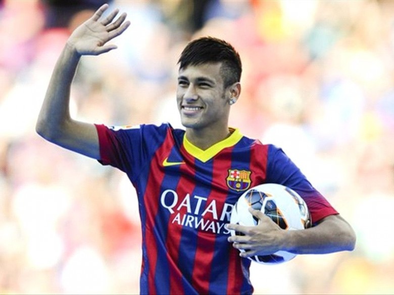 Neymar xuất hiện tại tòa án Barcelona, đối diện án tù và khoản tiền phạt 230 triệu euro - Ảnh 1