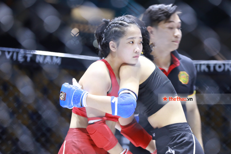 Hot girl MMA Phạm Thị Nhung thắng trong 90 giây, lọt vào chung kết Lion Championship - Ảnh 13