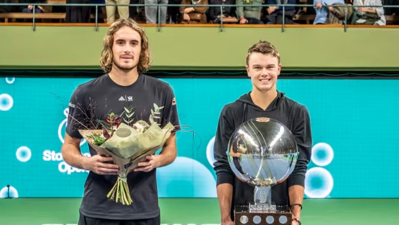 Tay vợt 19 tuổi Holger Rune gây sốc trước Tsitsipas ở chung kết Stockholm Open - Ảnh 1