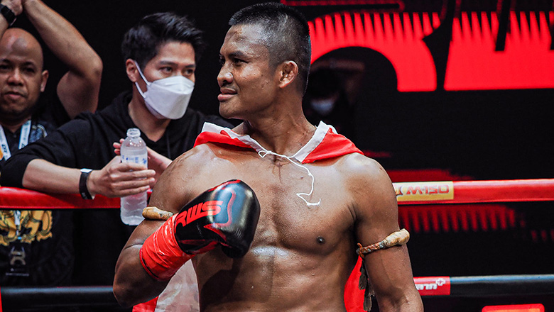 ‘Thánh Muay’ Buakaw hạ knock out võ sĩ Nhật Bản ngay trong hiệp 1 - Ảnh 1