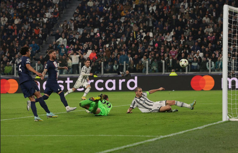 Kết quả Juventus vs PSG: Mbappe nhấn chìm 'Lão bà', đội khách vẫn mất ngôi đầu - Ảnh 1