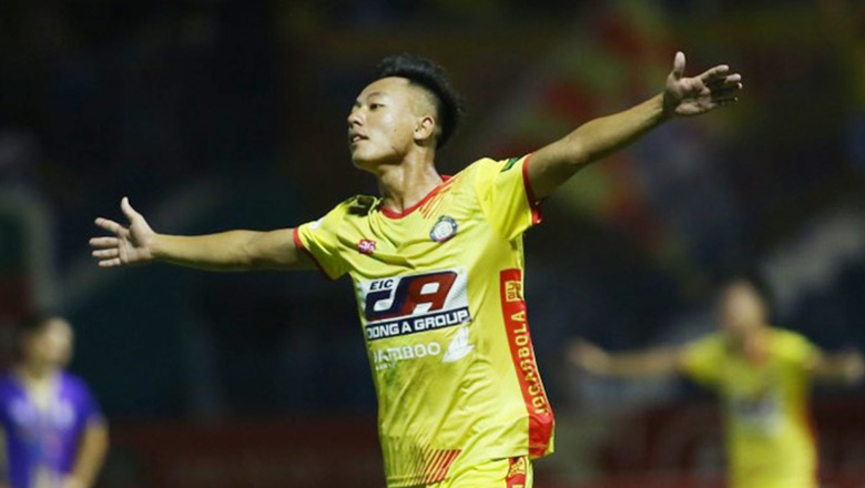 Cầu thủ 19 tuổi của Thanh Hóa ghi bàn trong trận ra mắt V.League - Ảnh 1