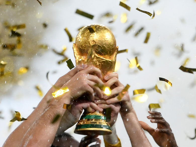 Qatar thu giữ hàng trăm cúp vàng World Cup giả trước thềm ngày khởi tranh - Ảnh 2