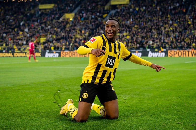 Thần đồng 17 tuổi của Dortmund lập kỷ lục, sáng cửa dự World Cup 2022 với ĐT Đức - Ảnh 2