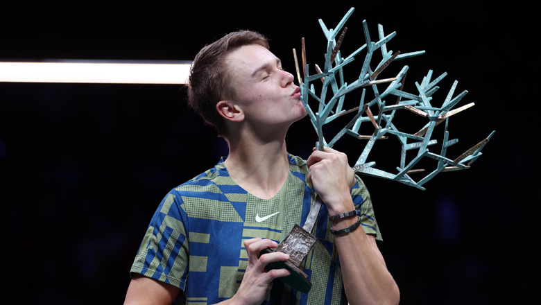 Holger Rune, tay vợt 19 tuổi hạ Djokovic để vô địch Paris Masters 2022 là ai? - Ảnh 1