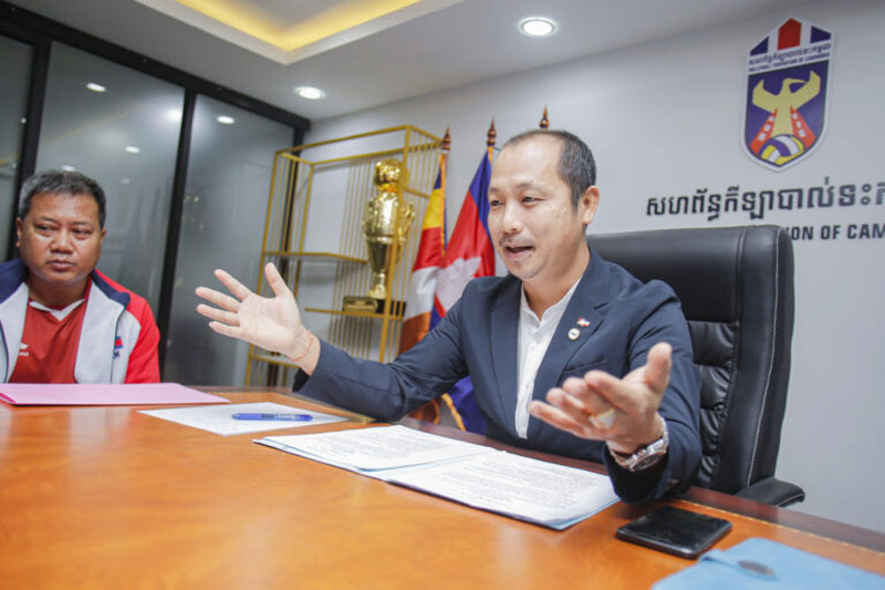 Bóng chuyền Campuchia kêu gọi VĐV ở nước ngoài về nước cho mục tiêu lớn - Ảnh 1