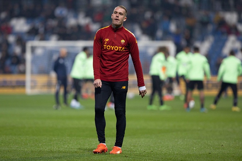 Mourinho vạch mặt cầu thủ phản bội ở Roma, yêu cầu ra đi ngay lập tức - Ảnh 1