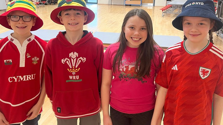 Xứ Wales cho phép học sinh nghỉ học để xem World Cup 2022 - Ảnh 2