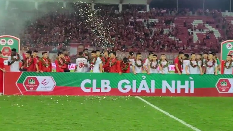 Sân Lạch Tray mở hội ăn mừng Hải Phòng giành ngôi á quân V.League 2022 - Ảnh 1