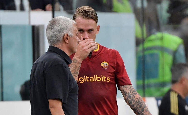 Cầu thủ bị Mourinho tố ‘phản bội’ khăn gói rời AS Roma - Ảnh 1