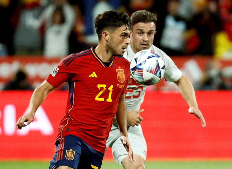 'Cậu bé vàng' Pedri hứa cạo trọc đầu nếu Tây Ban Nha vô địch World Cup 2022 - Ảnh 1