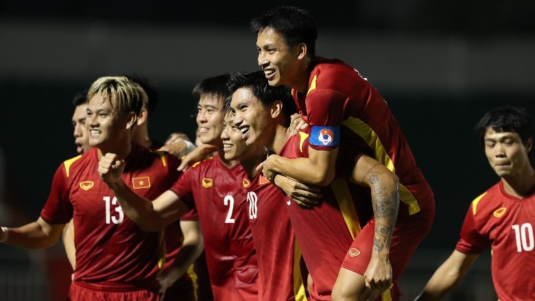 ĐT Việt Nam ấn định thời gian tập trung, gọi gần 40 cầu thủ chuẩn bị cho AFF Cup 2022 - Ảnh 2