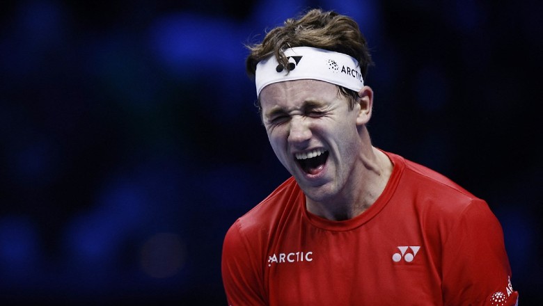 Casper Ruud thắng nghẹt thở Fritz, giành vé bán kết đầu tiên ở ATP Finals - Ảnh 1