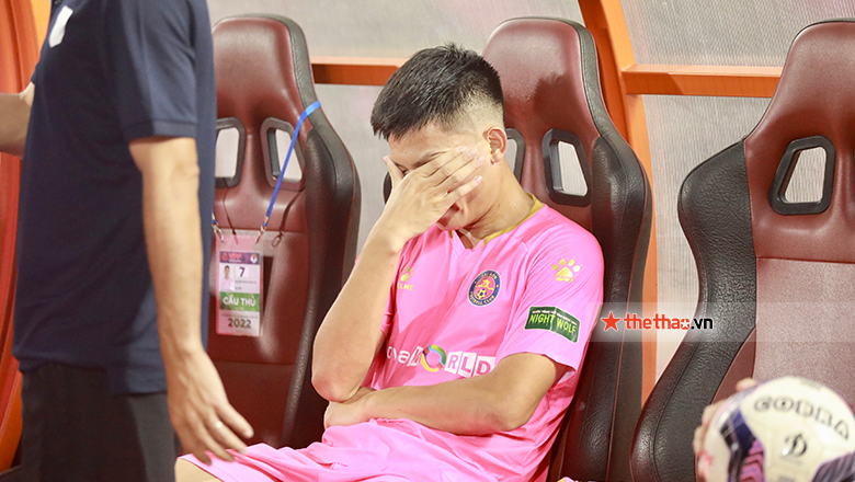 Chùm ảnh: Cầu thủ ôm mặt khóc trong ngày CLB Sài Gòn xuống hạng  - Ảnh 6