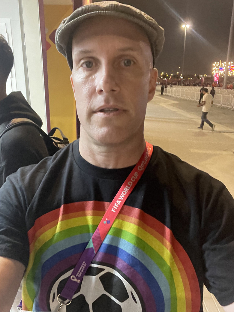 Phóng viên bị cấm vào sân tại World Cup 2022 vì ủng hộ LGBT - Ảnh 1