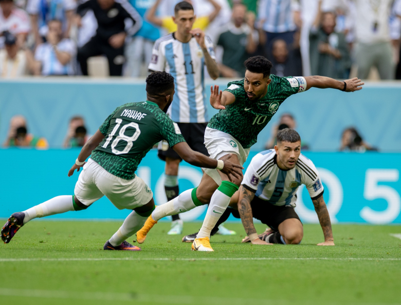 Saudi Arabia đánh bại Argentina với đội hình không có cầu thủ nào thi đấu nước ngoài - Ảnh 1