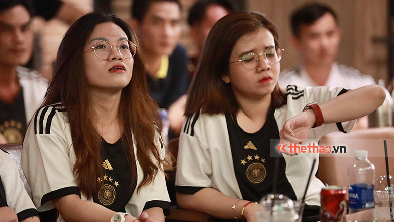 Fan nữ bật khóc khi đội tuyển Đức để thua sốc trước Nhật Bản - Ảnh 4
