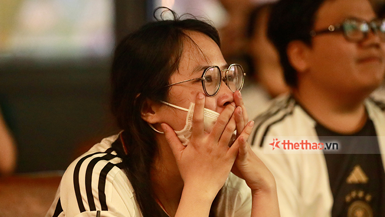 Fan nữ bật khóc khi đội tuyển Đức để thua sốc trước Nhật Bản - Ảnh 5