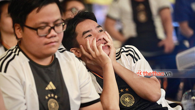 Fan nữ bật khóc khi đội tuyển Đức để thua sốc trước Nhật Bản - Ảnh 9